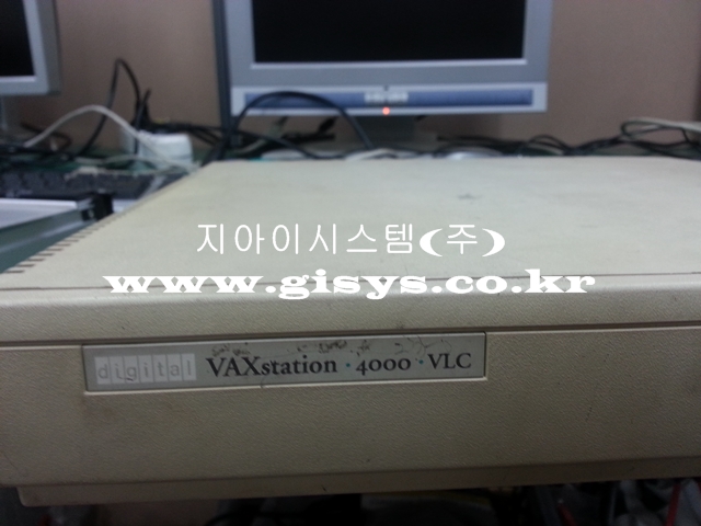 VAXSTATION 4000 VLC.jpg